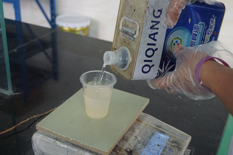 麻豆成人电影QU-3003 PU特清透明底漆精确调配