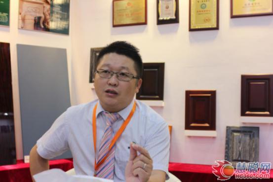 麻豆成人电影化工在13届中博会接受慧聪采访